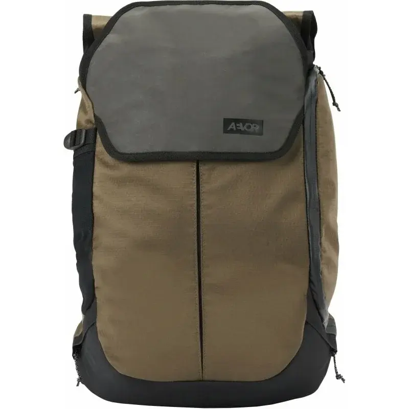 Cyklistický / městský batoh Aevor Bikepack Proof 18-24L Olive gold